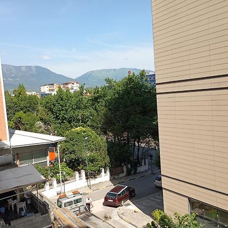 Royal 3 Hostel Tirana Zewnętrze zdjęcie