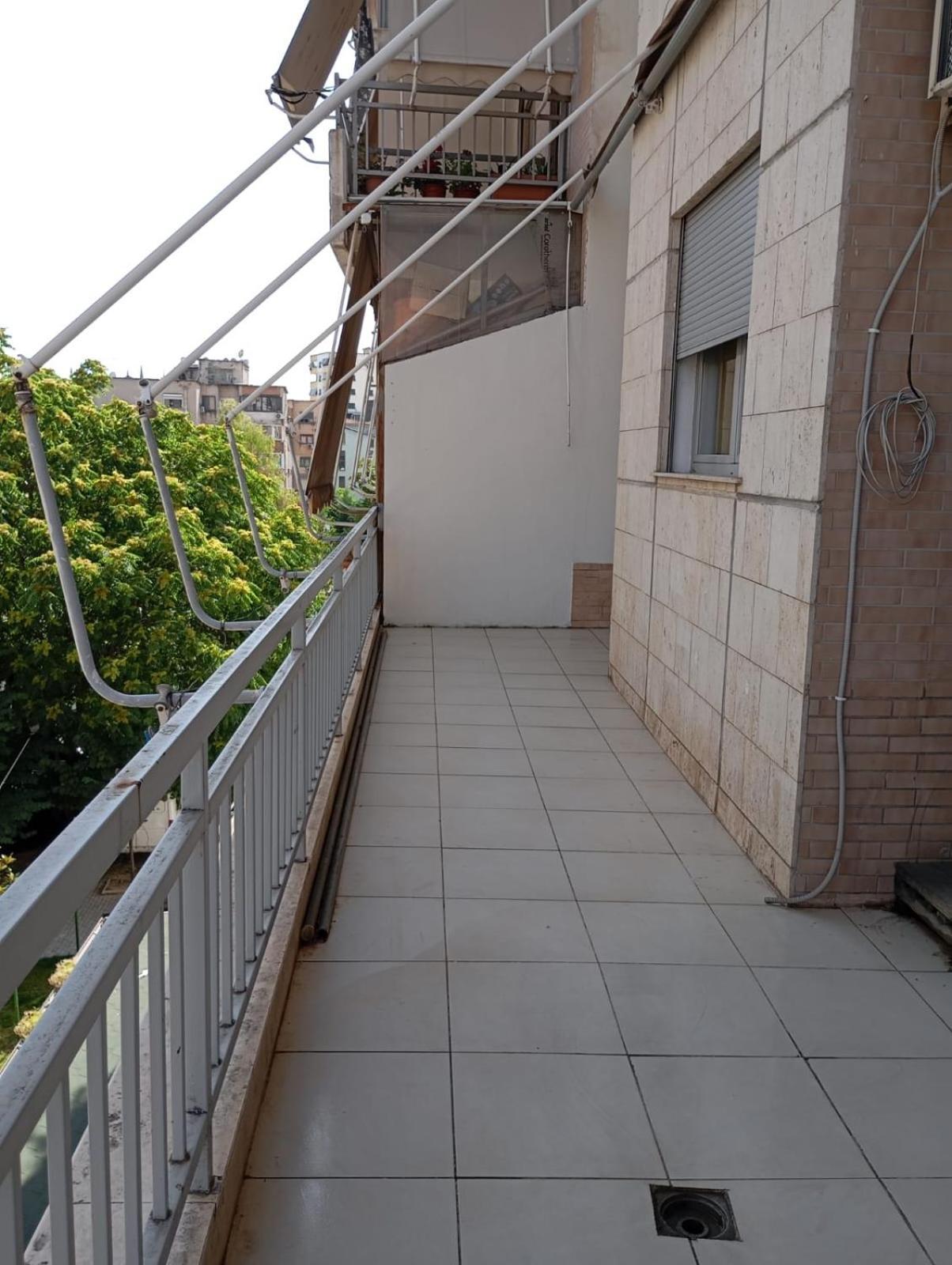 Royal 3 Hostel Tirana Zewnętrze zdjęcie