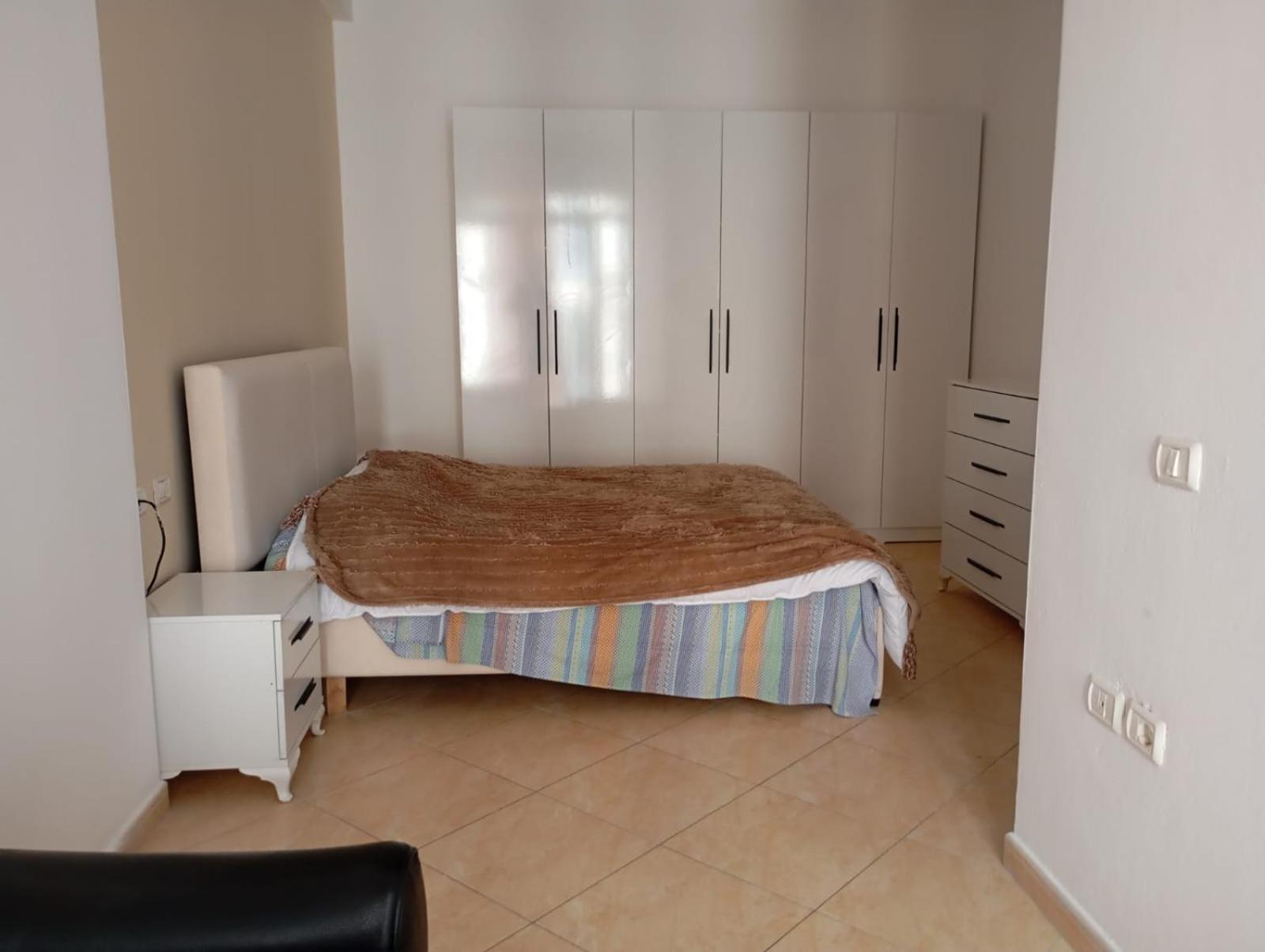 Royal 3 Hostel Tirana Zewnętrze zdjęcie