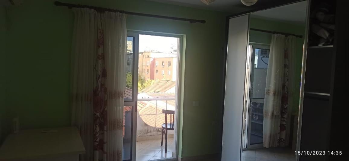 Royal 3 Hostel Tirana Zewnętrze zdjęcie