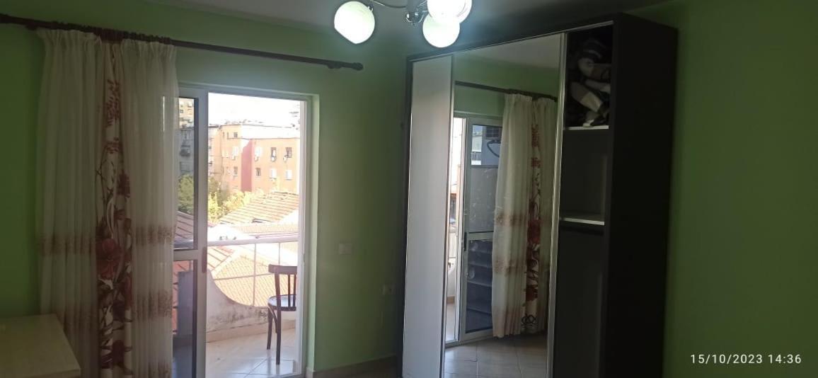 Royal 3 Hostel Tirana Zewnętrze zdjęcie