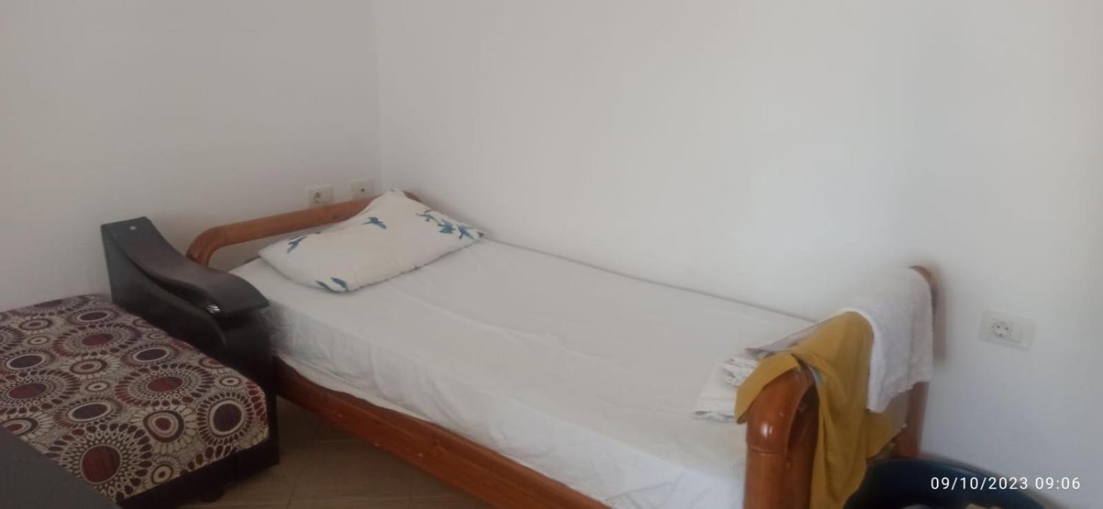 Royal 3 Hostel Tirana Zewnętrze zdjęcie
