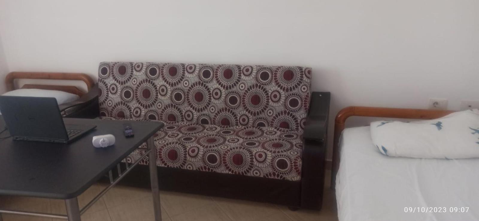 Royal 3 Hostel Tirana Zewnętrze zdjęcie